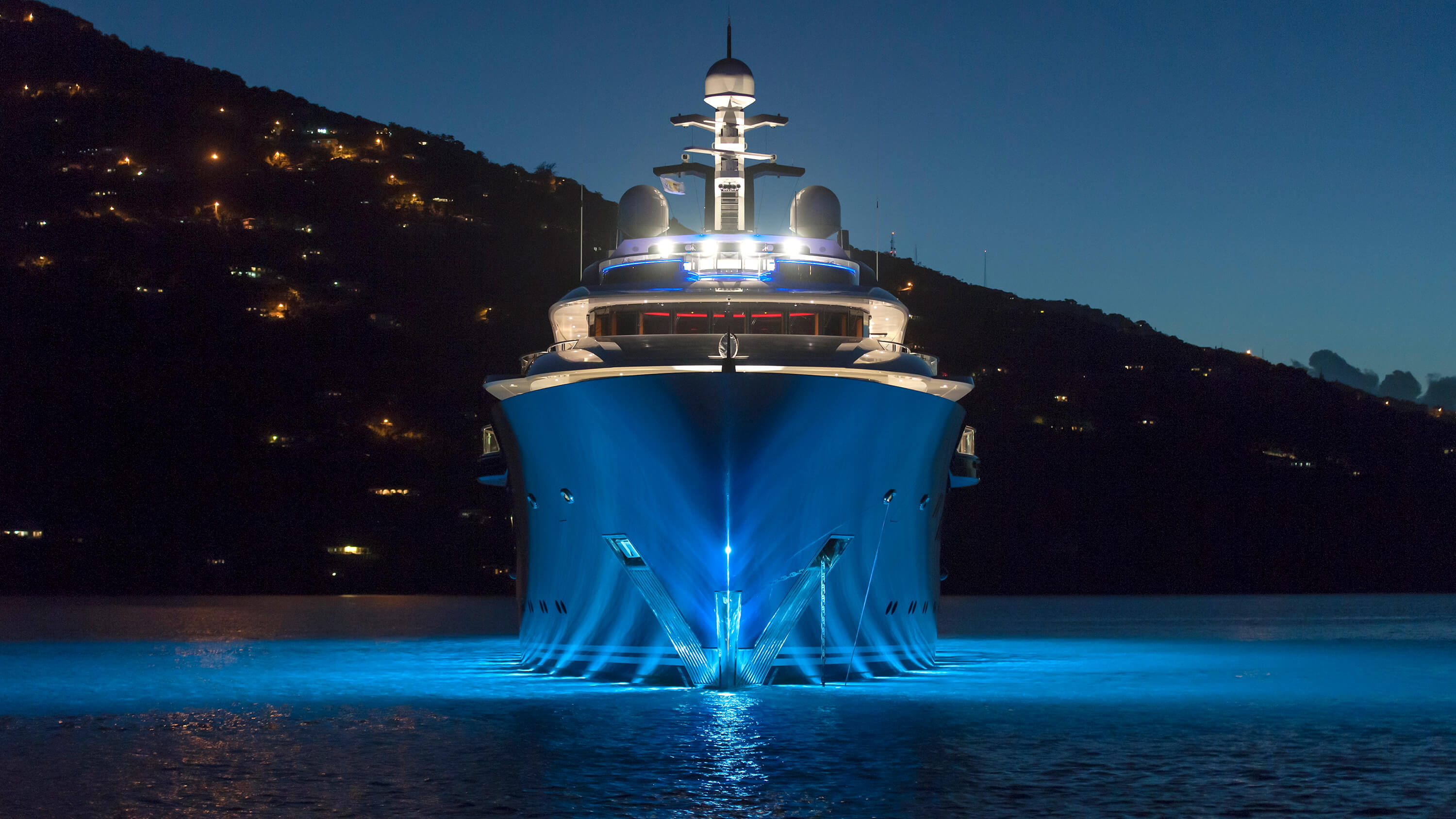 Yacht AHPO, Lurssen | CHARTERWORLD Luxury Superyacht Charters